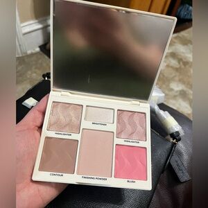 Cover FX face pallete light-medium 0.68oz